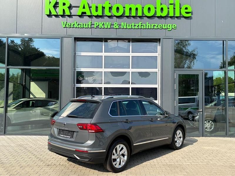 Gebraucht VW Tiguan Move 150 PS (110 kW) 2023 Grau SUV