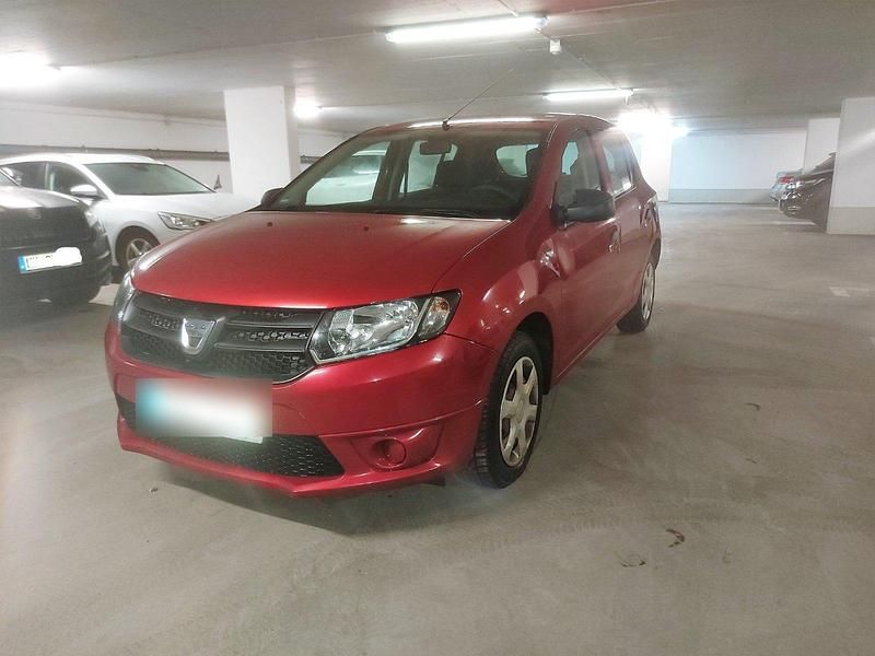 Gebraucht Dacia Sandero 75 PS (55 kW) 2013 Rot Limousine