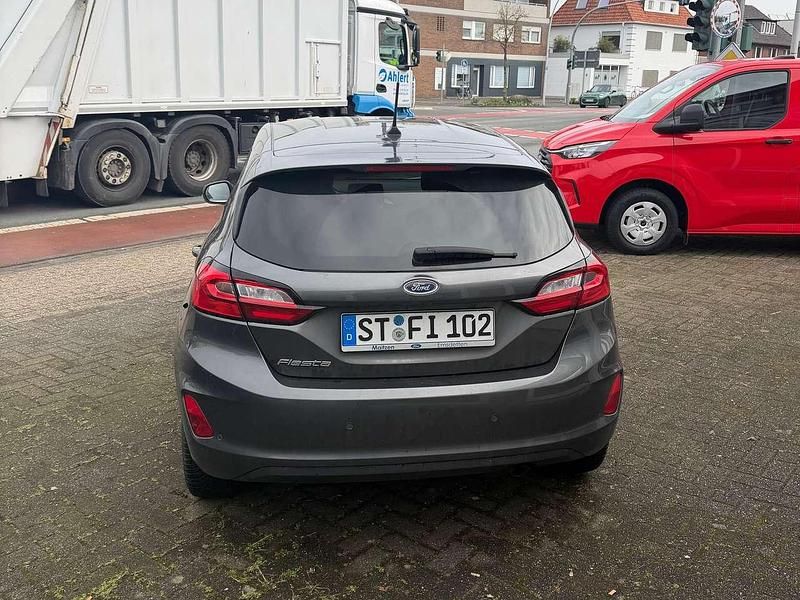 Gebraucht Ford Fiesta Titanium 101 PS (74 kW) 2023 Magneticgrau (metallic) Kleinwagen