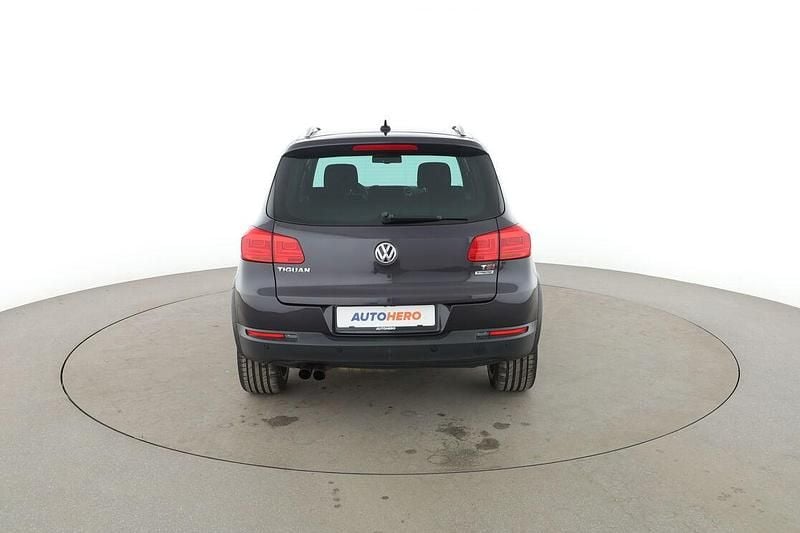 Gebraucht VW Tiguan LOUNGE 150 PS (110 kW) 2016 Grau SUV
