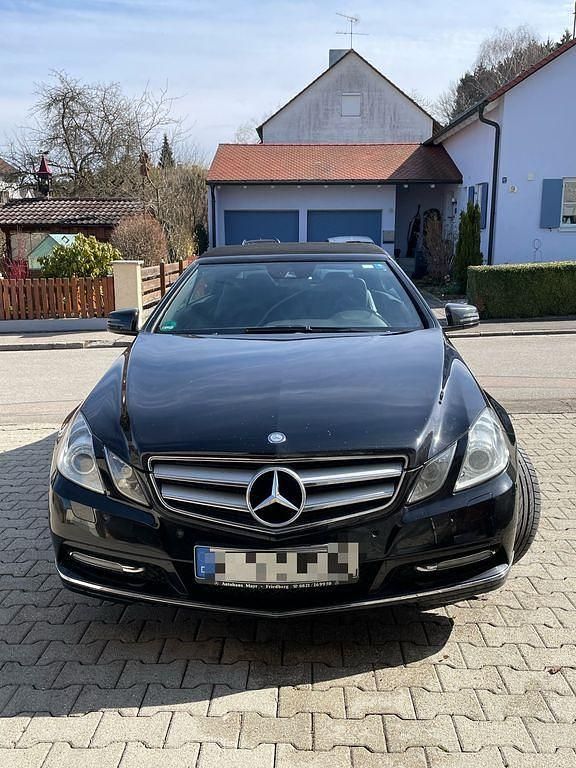 Schwarz Gebraucht 2011 Mercedes E250 Avantgarde Cabrio | 13.000 € (Fairer Preis) - Bild 1/4