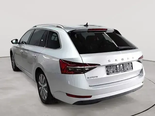 Gebraucht Skoda Superb Style 200 PS (147 kW) 2023 Silber Kombi