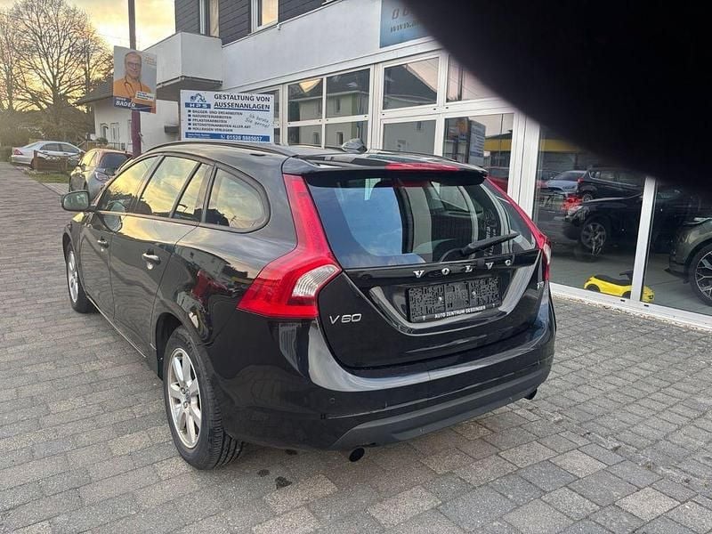 Gebraucht Volvo V60 Kinetic 150 PS (110 kW) 2011 Schwarz Kombi