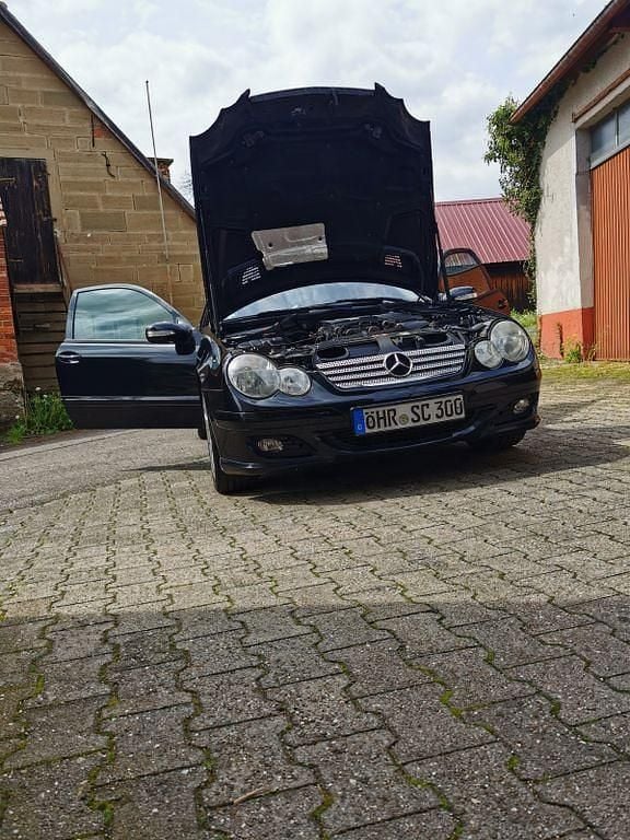 Gebraucht Mercedes C180 143 PS (105 kW) 2004 Schwarz Coupé