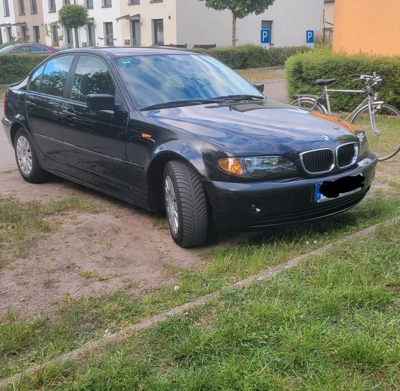 Schwarz Gebraucht 2003 BMW 316 Lifestyle Limousine | 2.400 € (Fairer Preis) - Bild 1/3
