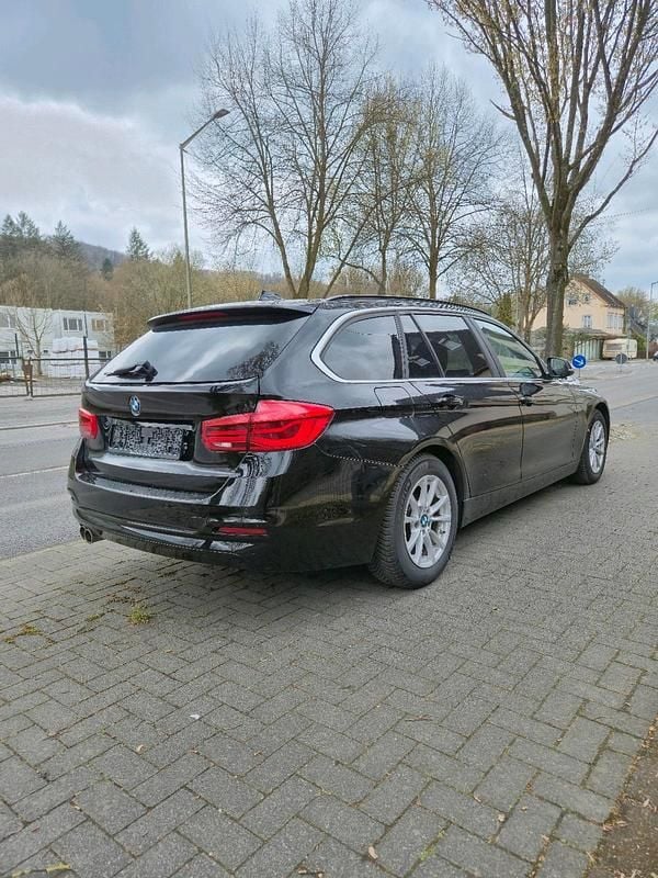 Gebraucht BMW 320 Advantage 190 PS (139 kW) 2019 Schwarz Kombi