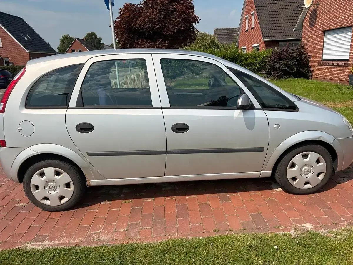 Gebraucht Opel Meriva 90 PS (66 kW) 2003 Silber Van / Kleinbus