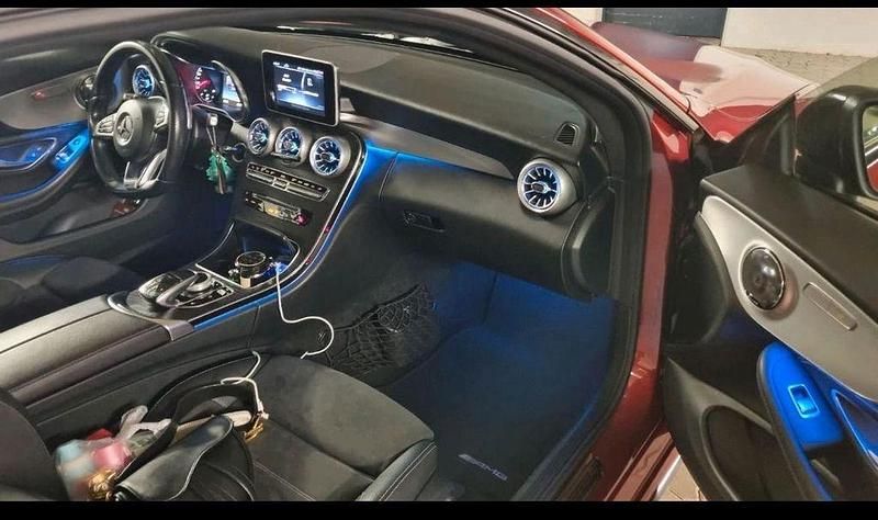 Gebraucht Mercedes C180 156 PS (114 kW) 2018 Rot Coupé