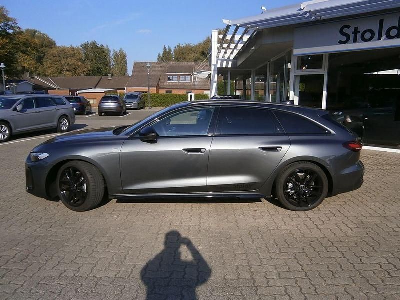 Gebraucht Audi A5 S-Line 204 PS (150 kW) 2025 Grau Coupé