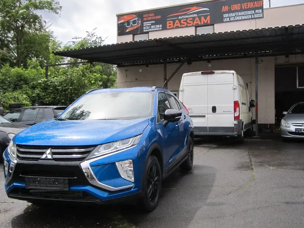 Gebraucht Mitsubishi Eclipse Cross Active 148 PS (108 kW) 2019 Blau SUV