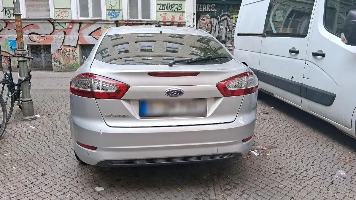 Gebraucht Ford Mondeo 140 PS (102 kW) 2013 Silber Limousine