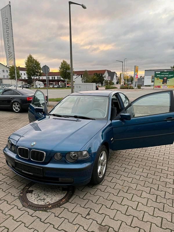 Blau Gebraucht 2002 BMW 316 Compact Kleinwagen | 2.500 € (Teuer) - Bild 1/4