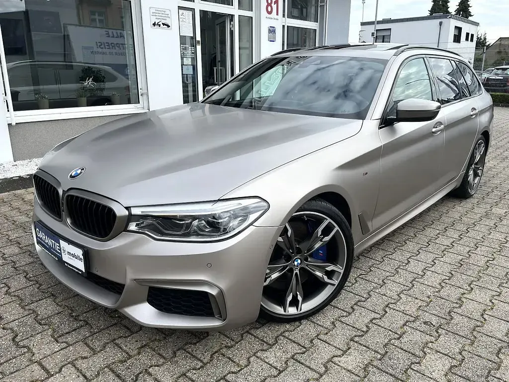 Używany BMW M550 Performance 400 KM (294 kW) 2019 Biały Sedan/Limuzyna