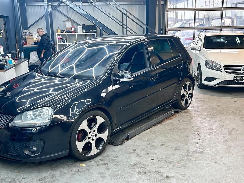 Schwarz Gebraucht 2006 VW Golf V GTI Kleinwagen | 6.500 € (Fairer Preis) - Bild 1/4