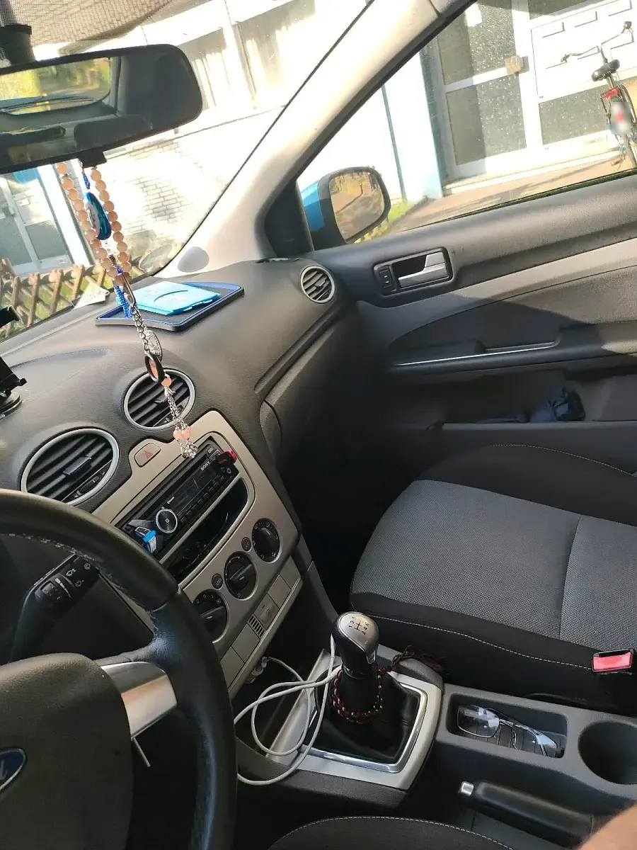 Gebraucht Ford Focus 101 PS (74 kW) 2011 Blau Kombi