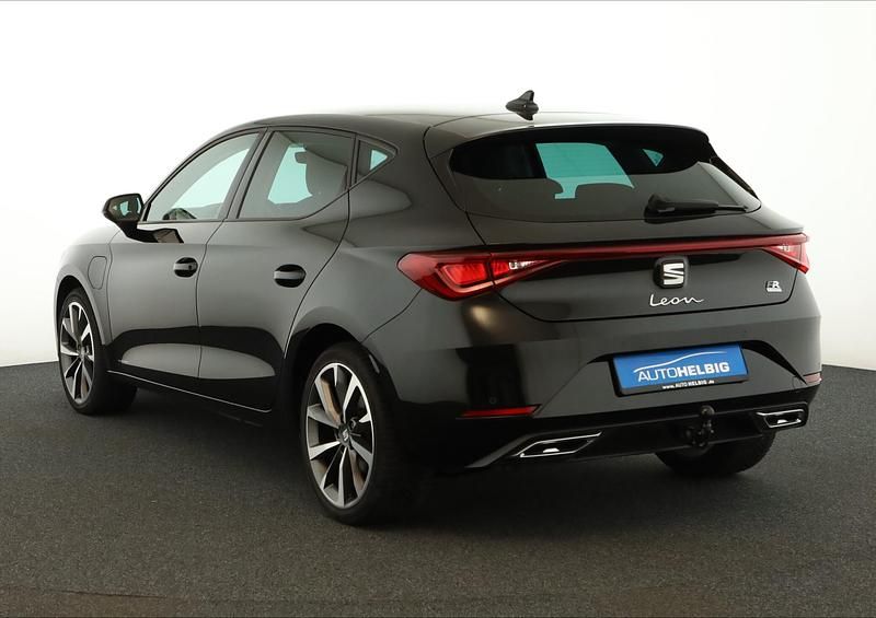 Gebraucht Seat Leon FR 204 PS (150 kW) 2023 Mitternachtsschwarz metallic SUV