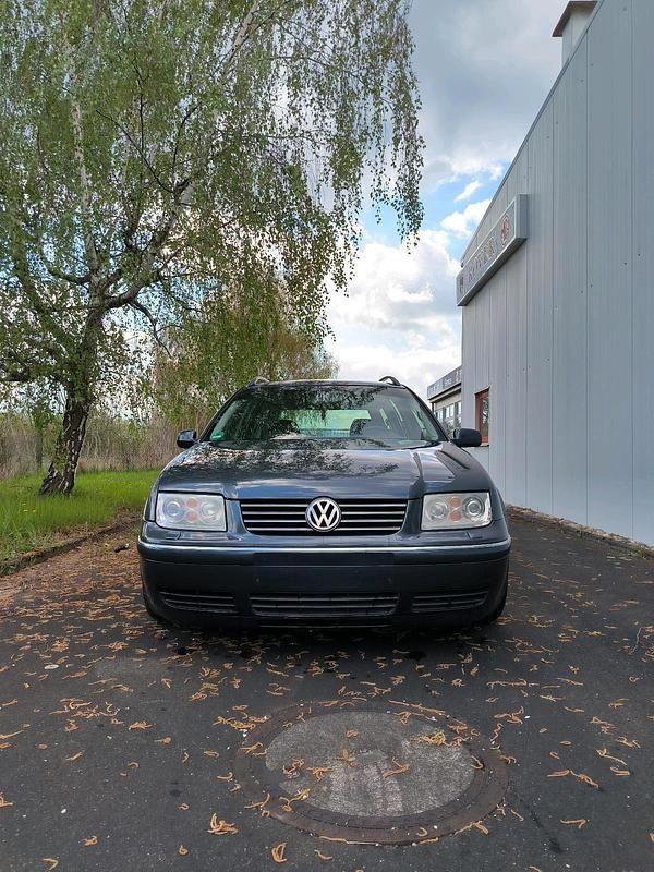 Second-hand VW Bora 101 CP (74 kW) 2002 Gri Break