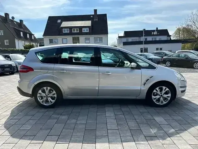 Używany Ford S-MAX Titanium 140 KM (102 kW) 2010 Srebrny Minivan