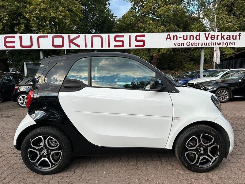 Schwarz Gebraucht 2017 Smart ForTwo Coupé Prime Kleinwagen | 16.900 € (Fairer Preis) - Bild 1/4