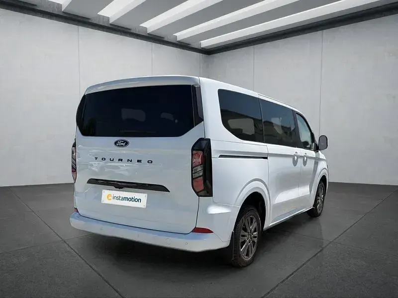 Gebraucht Ford Tourneo Custom 170 PS (125 kW) 2026 Weiß Van