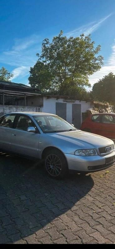 Gebraucht Audi A4 101 PS (74 kW) 1999 Silber Limousine
