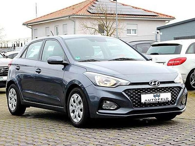 Gebraucht Hyundai i20 Active 101 PS (74 kW) 2019 Grau Kleinwagen