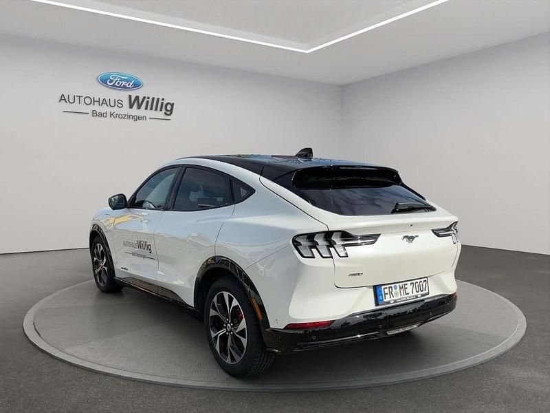 Gebraucht Ford Mustang Mach-E Premium 197 kW (269 PS) 2023 Starweiß metallic SUV