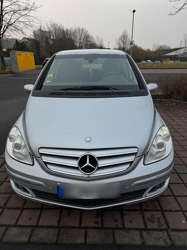 Silber Gebraucht 2006 Mercedes B200 Van / Kleinbus | 3.000 € (Fairer Preis) - Bild 1/4