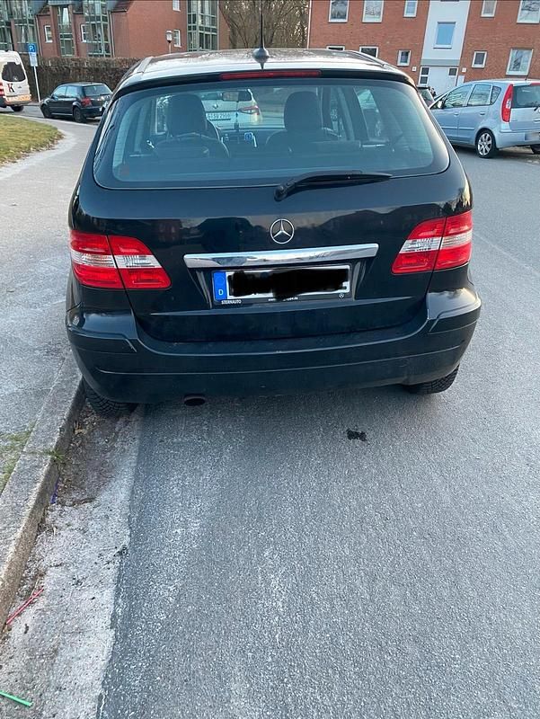 Gebraucht Mercedes B170 116 PS (85 kW) 2005 Schwarz Van / Kleinbus