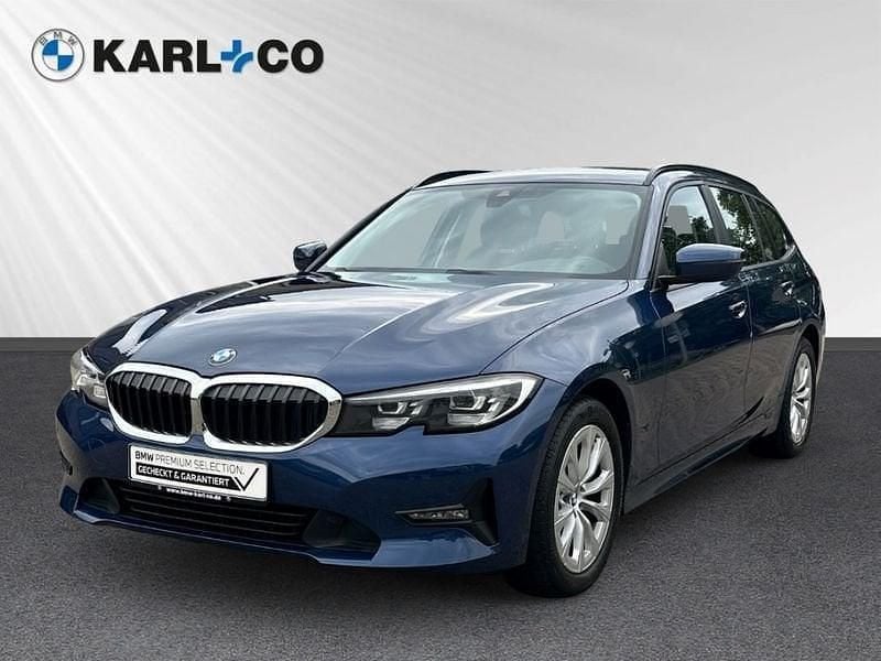 Blau Gebraucht 2021 BMW 320 Advantage Kombi | 21.898 € (Fairer Preis) - Bild 1/4