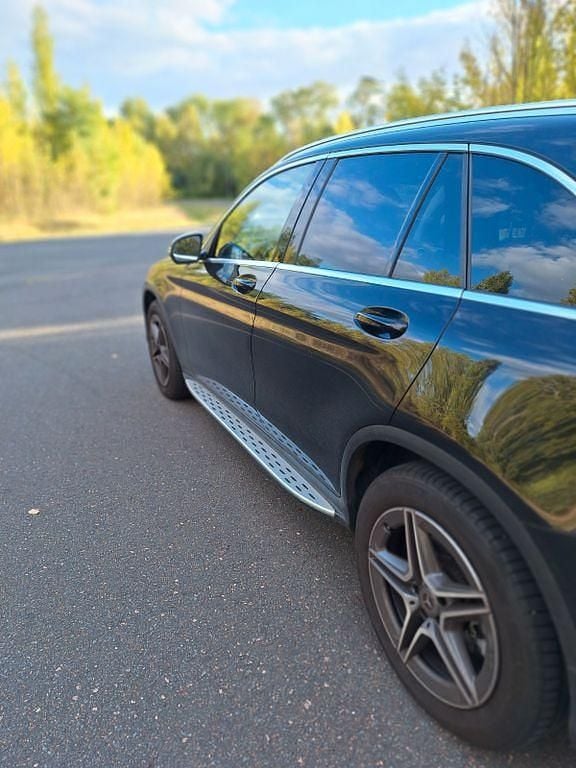 Gebraucht Mercedes GLC220 AMG line 194 PS (142 kW) 2022 Schwarz SUV