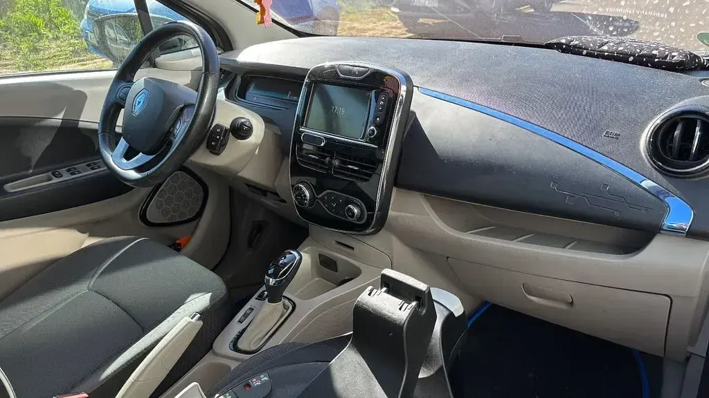 Usata Renault Zoe 42 kW (58 CV) 2014 Argento Utilitaria