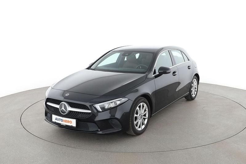 Schwarz Gebraucht 2020 Mercedes A180 Progressive Limousine | 22.040 € (Fairer Preis) - Bild 1/3