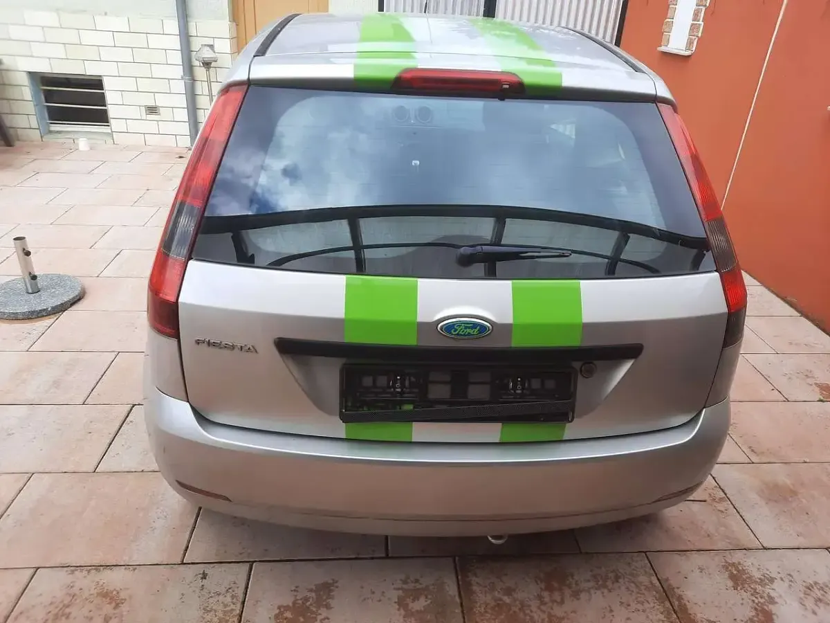 Gebraucht Ford Fiesta 60 PS (44 kW) 2005 Silber Kleinwagen