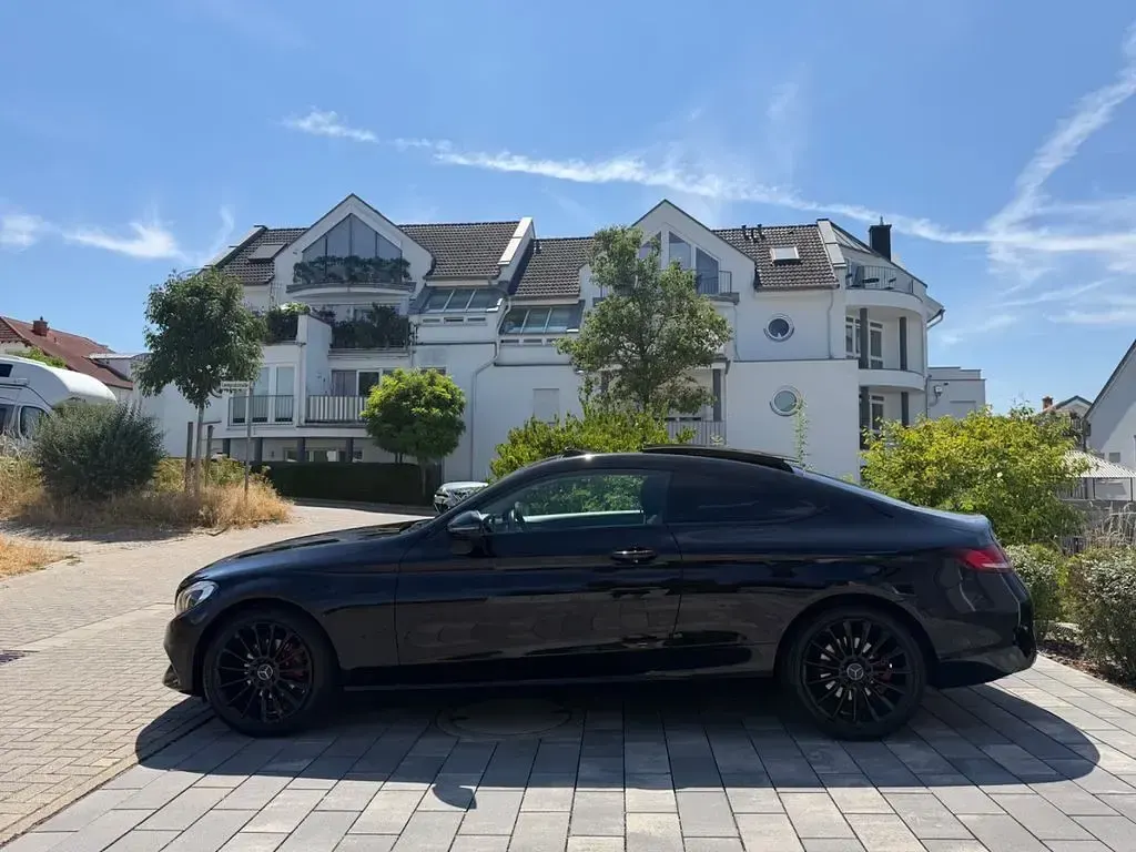 Gebraucht Mercedes C180 AMG 156 PS (114 kW) 2016 Schwarz Coupé