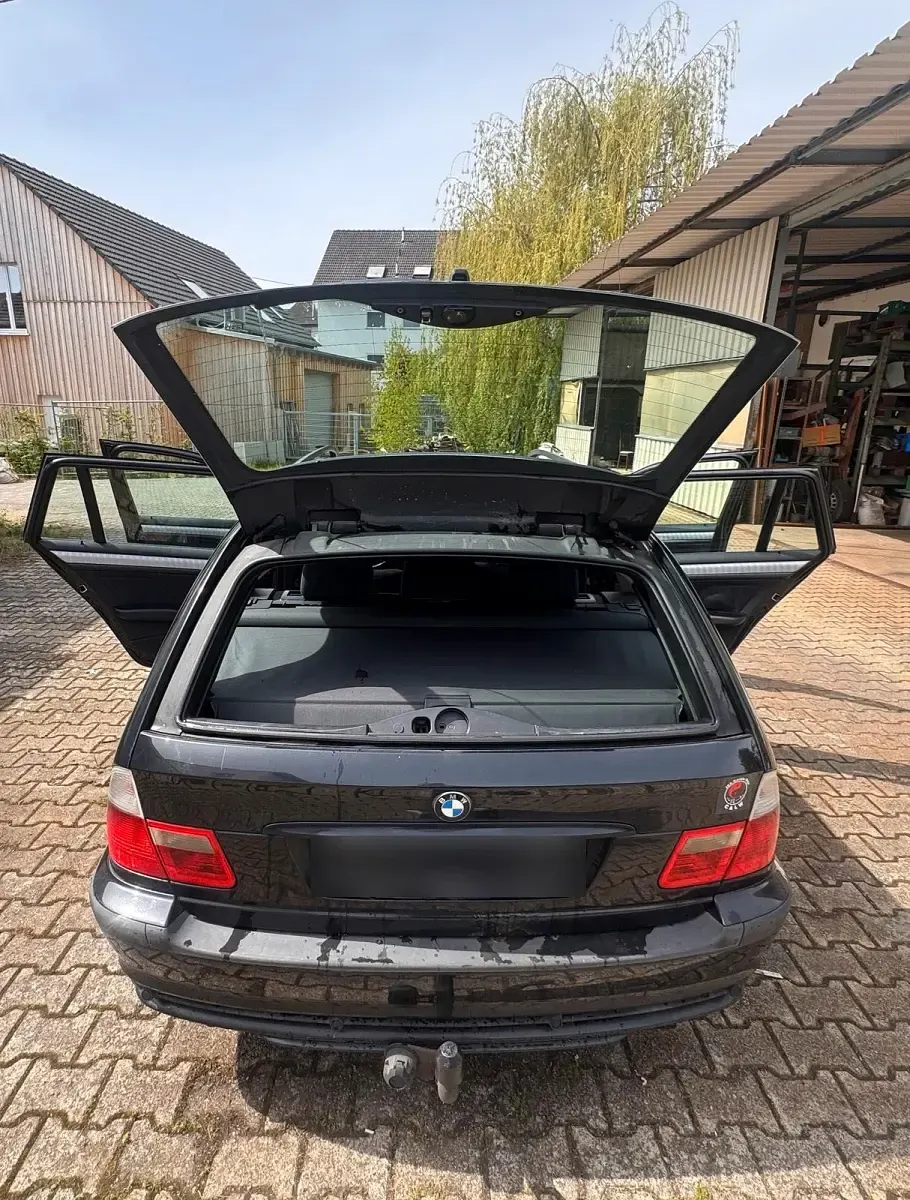 Gebraucht BMW 320 150 PS (110 kW) 2002 Schwarz Kombi