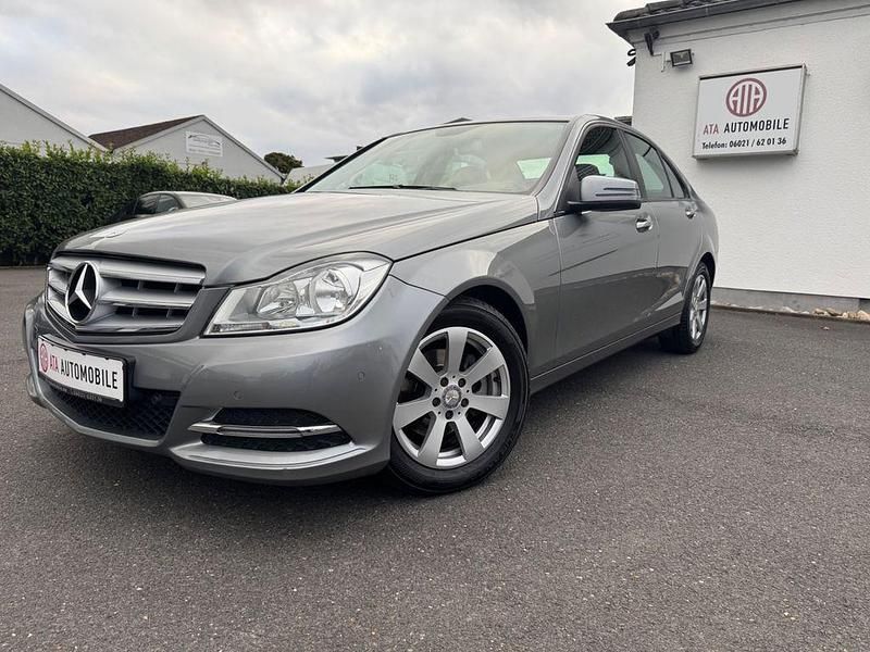 Silber Gebraucht 2012 Mercedes C180 Limousine | 11.475 € (Fairer Preis) - Bild 1/4