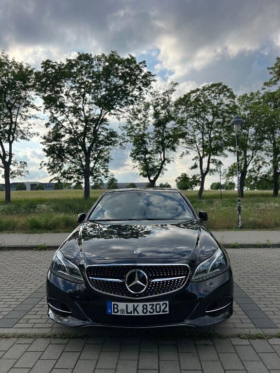 Schwarz Gebraucht 2014 Mercedes 220 Limousine | 13.000 € (Teuer) - Bild 1/4