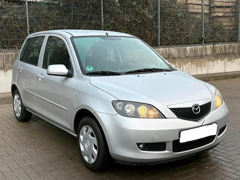 Silber Gebraucht 2006 Mazda 2 Kleinwagen | 3.300 € (Fairer Preis) - Bild 1/4