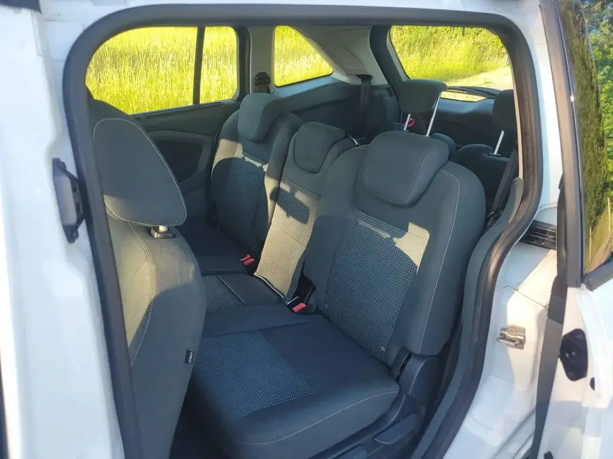 Gebraucht Ford Grand C-Max Trend 140 PS (102 kW) 2012 Weiß Van / Kleinbus