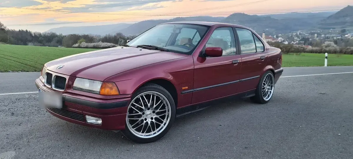 Gebraucht BMW 320 150 PS (110 kW) 1996 Rot Limousine
