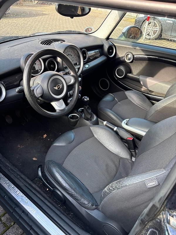 Gebraucht Mini Cooper 120 PS (88 kW) 2006 Schwarz Kleinwagen