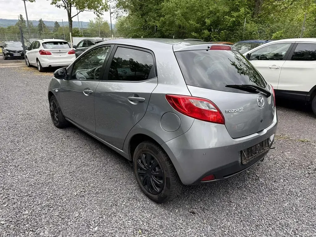 Usata Mazda 2 Sendo 84 CV (61 kW) 2014 Grigio Berlina
