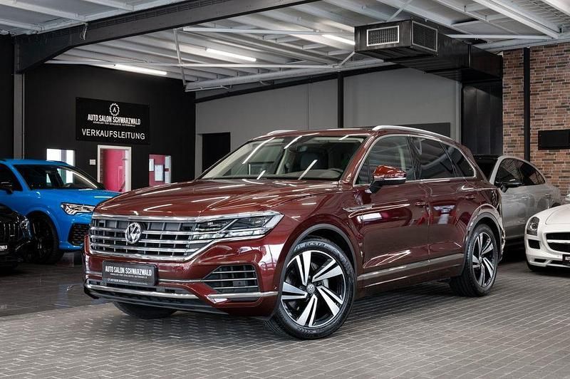 Rot Gebraucht 2018 VW Touareg Atmosphere SUV | 43.990 € (Etwas zu teuer) - Bild 1/4