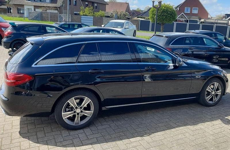 Schwarz Gebraucht 2019 Mercedes C200 Limousine | 19.400 € (Guter Preis) - Bild 1/2