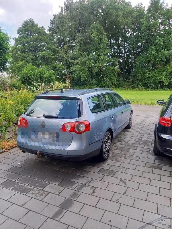 Blau Gebraucht 2009 VW Passat Kombi | 2.190 € (Guter Preis) - Bild 1/4