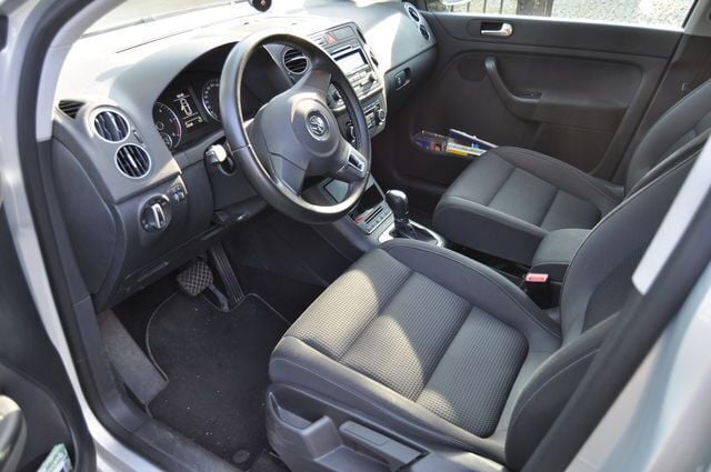 Gebraucht VW Golf Plus Team 190 PS (139 kW) 2011 Grau metallic Van / Kleinbus