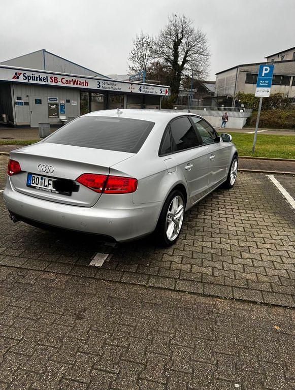 Gebraucht Audi A4 Ambiente 160 PS (117 kW) 2011 Silber Limousine