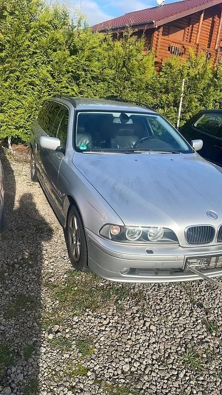 Silber Gebraucht 2003 BMW 520 Limousine | 2.900 € (Guter Preis) - Bild 1/4