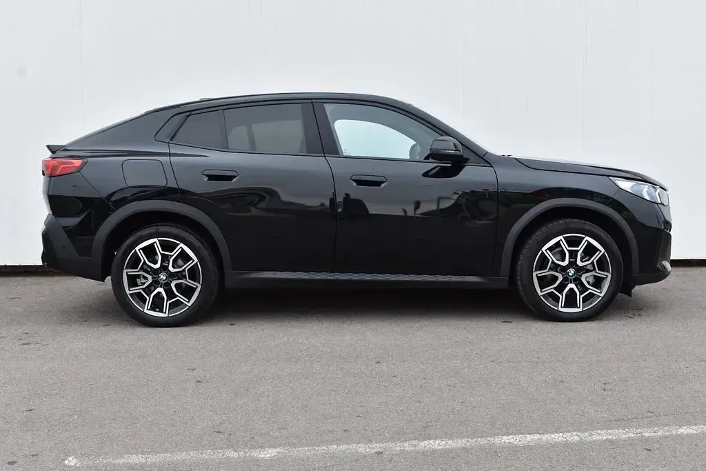 Gebraucht BMW X2 Sport Line 163 PS (119 kW) 2025 Schwarz SUV